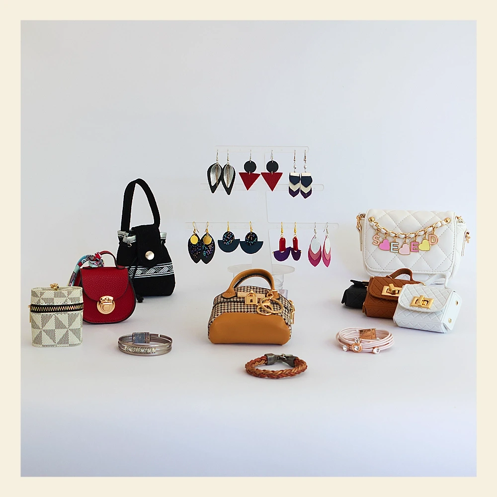 Kleine Taschen als Schlüsselanhänger, Schmuck und Accessoires