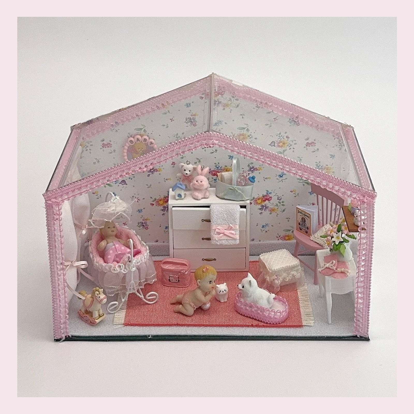 Mini Babyzimmer mit Miniaturen