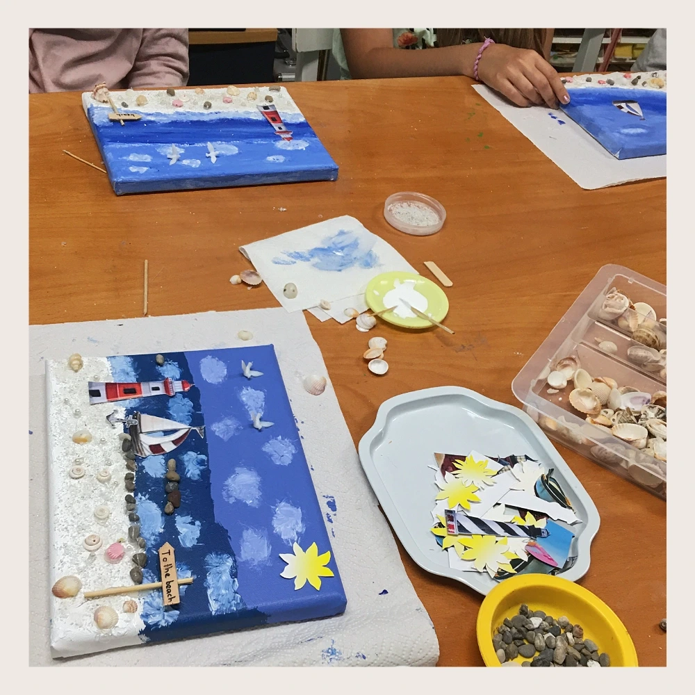 3D-Bild mit Acrylfarbe, Sand, Muscheln und Steinen basteln