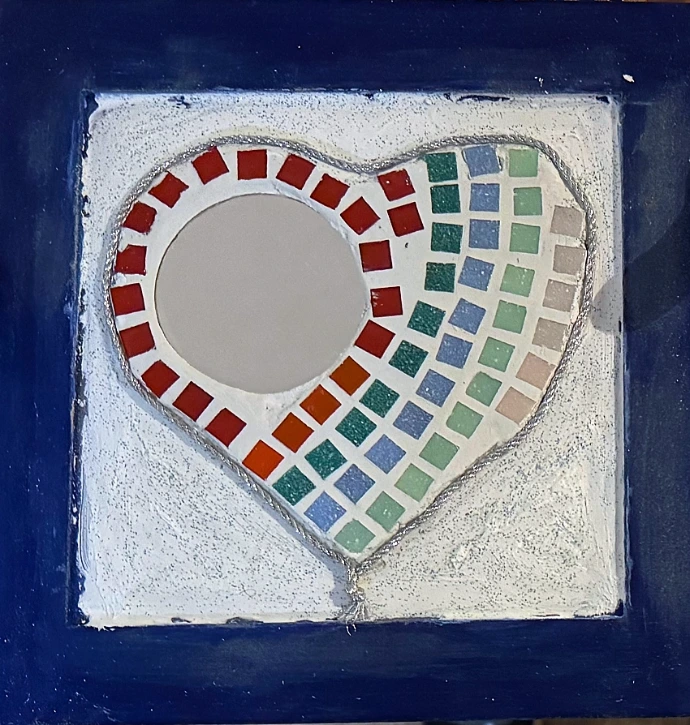 Mosaikbild: Selbst gestaltetes Mosaikbild mit Spiegel und Mosaiksteinen